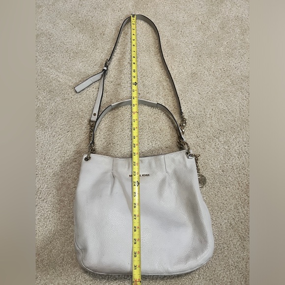 Michael Kors crossbody with adjustable shoulder strap purse - Picture 7 of 16